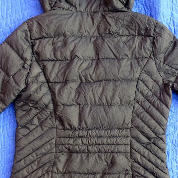 Tommy Hilfiger Packable Down Black Puffer Jacket - Picture 5 of 7